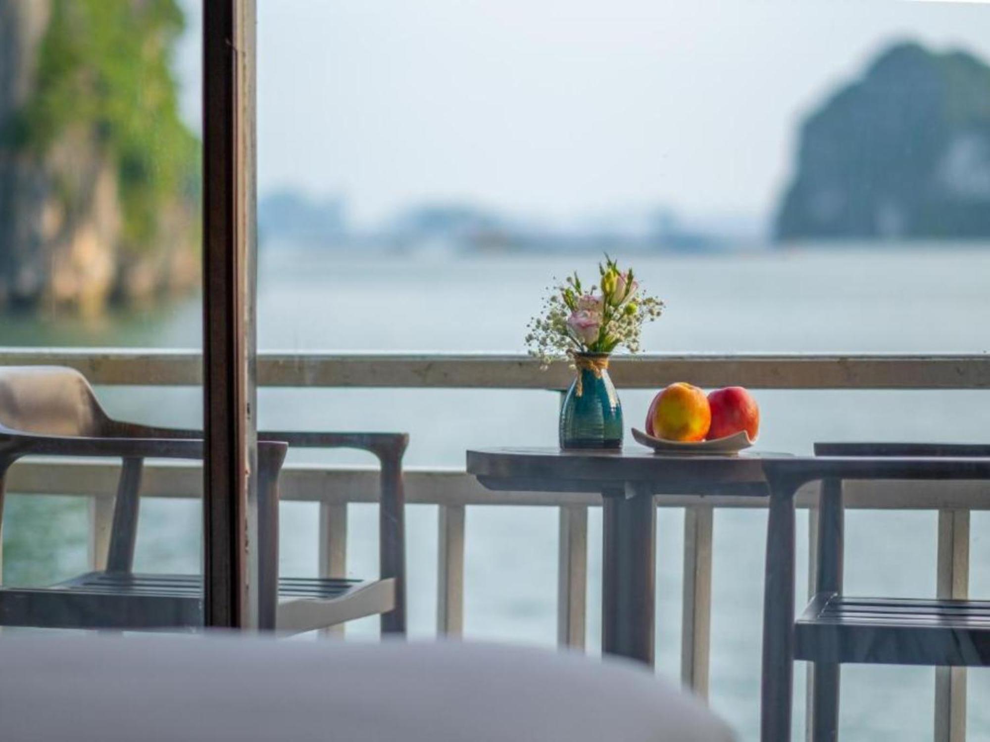 Halong Arcadia Cruise Hotel Ха Лонг Екстериор снимка
