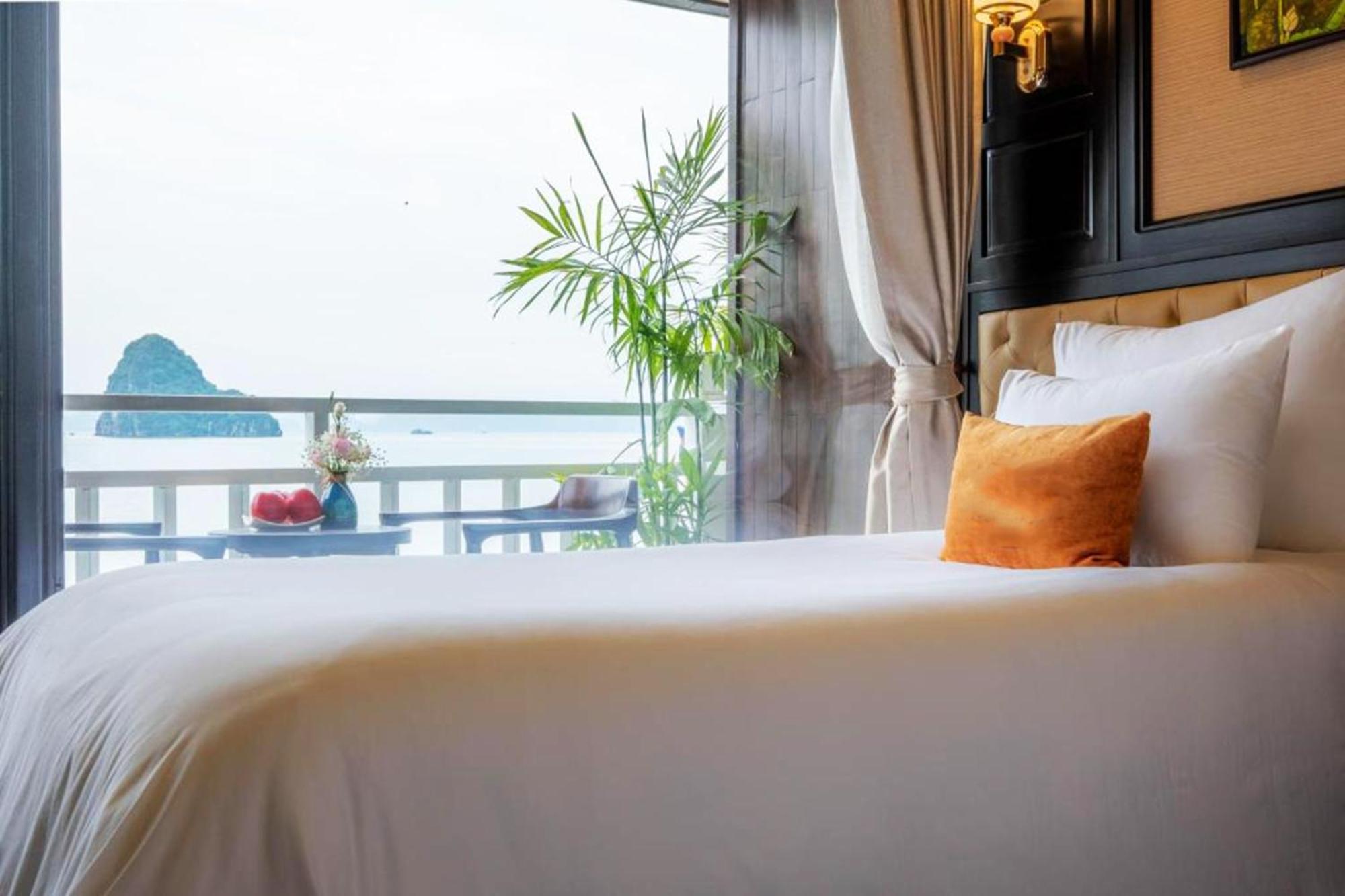 Halong Arcadia Cruise Hotel Ха Лонг Екстериор снимка