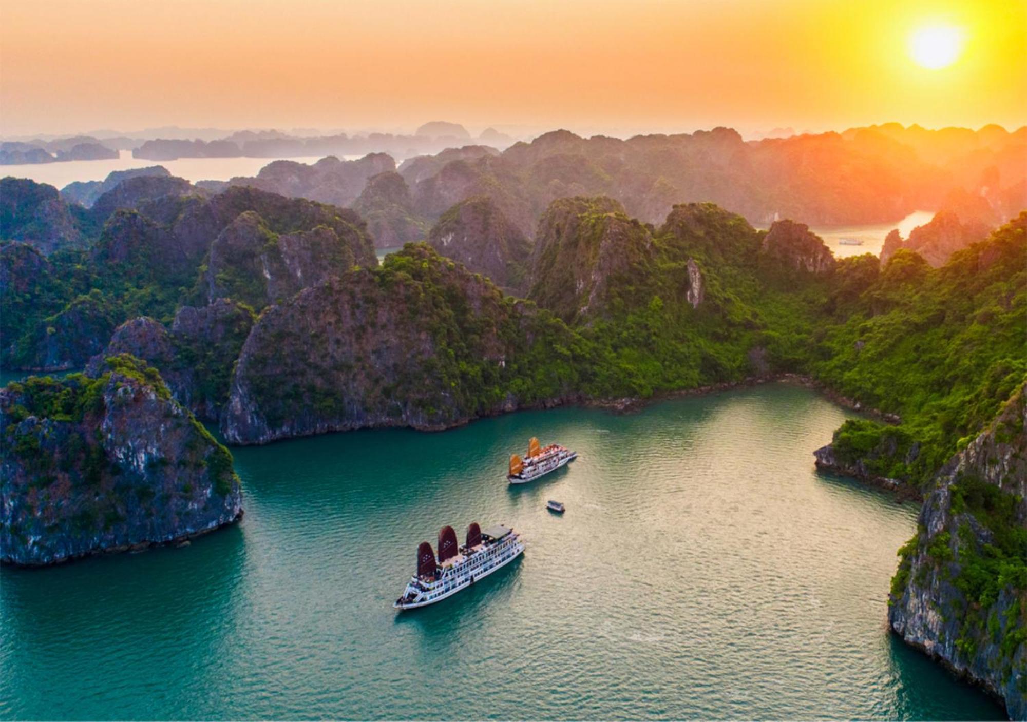 Halong Arcadia Cruise Hotel Ха Лонг Екстериор снимка