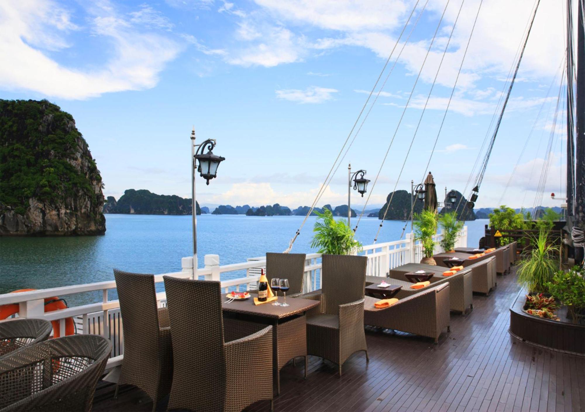 Halong Arcadia Cruise Hotel Ха Лонг Екстериор снимка